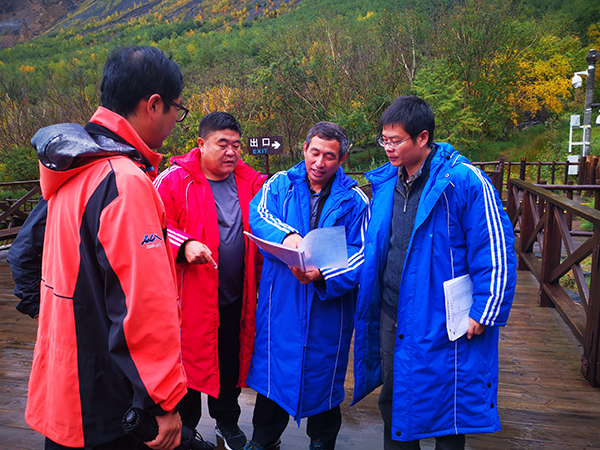 省级地质灾害专家督导组 赴长白山北景区开展督导检查